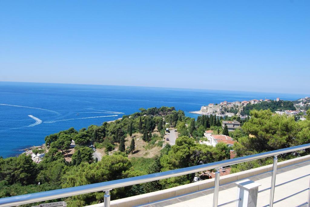 Sun Apartments Ulcinj Bagian luar foto